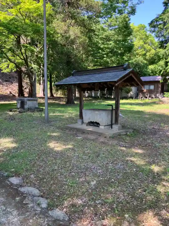 松田神社の{uncategorized: "未分類", other: "その他", undefined: "問題あり", building: "その他建物", grave: "お墓", sacred_gate: "鳥居", guardian: "狛犬", statue: "像", buddha: "仏像", history: "歴史", nature: "自然", garden: "庭園", animal: "動物", pagoda: "塔", temizu: "手水舎", mountain_gate: "山門・神門", sanctuary: "本殿・本堂", subordinate: "末社・摂社", art: "芸術", scenery: "景色", jizo: "地蔵", ema: "絵馬", goshuin: "御朱印", omikuji: "おみくじ", items: "授与品その他", amulet: "お守り", goshuincho: "御朱印帳", eats: "食事", festival: "お祭り", votive_dance: "神楽", shichigosan: "七五三参", wedding: "結婚式", experience: "体験その他", initially: "初詣", around: "周辺", anti_infection: "感染症対策"}