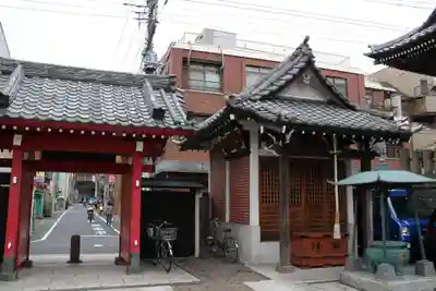 勝専寺の山門・神門