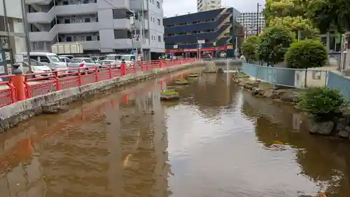 天津神社の庭園