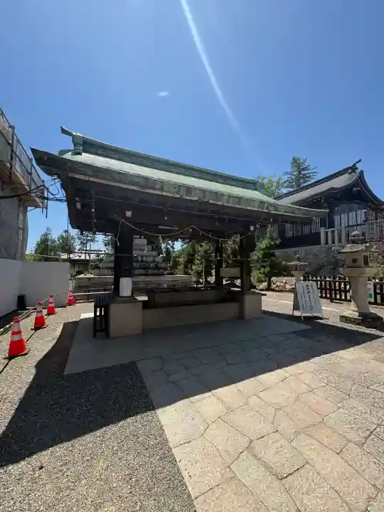 吉備津彦神社の{uncategorized: "未分類", other: "その他", undefined: "問題あり", building: "その他建物", grave: "お墓", sacred_gate: "鳥居", guardian: "狛犬", statue: "像", buddha: "仏像", history: "歴史", nature: "自然", garden: "庭園", animal: "動物", pagoda: "塔", temizu: "手水舎", mountain_gate: "山門・神門", sanctuary: "本殿・本堂", subordinate: "末社・摂社", art: "芸術", scenery: "景色", jizo: "地蔵", ema: "絵馬", goshuin: "御朱印", omikuji: "おみくじ", items: "授与品その他", amulet: "お守り", goshuincho: "御朱印帳", eats: "食事", festival: "お祭り", votive_dance: "神楽", shichigosan: "七五三参", wedding: "結婚式", experience: "体験その他", initially: "初詣", around: "周辺", anti_infection: "感染症対策"}