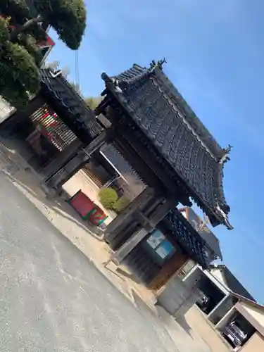 九品寺の山門