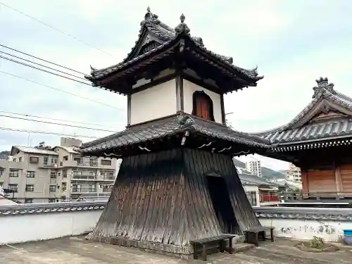 深崇寺の建物その他