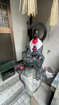 鍛治町観音堂の{uncategorized: "未分類", other: "その他", undefined: "問題あり", building: "その他建物", grave: "お墓", sacred_gate: "鳥居", guardian: "狛犬", statue: "像", buddha: "仏像", history: "歴史", nature: "自然", garden: "庭園", animal: "動物", pagoda: "塔", temizu: "手水舎", mountain_gate: "山門・神門", sanctuary: "本殿・本堂", subordinate: "末社・摂社", art: "芸術", scenery: "景色", jizo: "地蔵", ema: "絵馬", goshuin: "御朱印", omikuji: "おみくじ", items: "授与品その他", amulet: "お守り", goshuincho: "御朱印帳", eats: "食事", festival: "お祭り", votive_dance: "神楽", shichigosan: "七五三参", wedding: "結婚式", experience: "体験その他", initially: "初詣", around: "周辺", anti_infection: "感染症対策"}