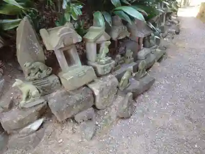 尾曳稲荷神社の末社・摂社
