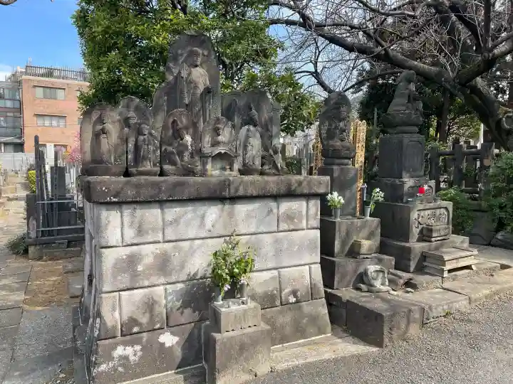 西念寺の{uncategorized: "未分類", other: "その他", undefined: "問題あり", building: "その他建物", grave: "お墓", sacred_gate: "鳥居", guardian: "狛犬", statue: "像", buddha: "仏像", history: "歴史", nature: "自然", garden: "庭園", animal: "動物", pagoda: "塔", temizu: "手水舎", mountain_gate: "山門・神門", sanctuary: "本殿・本堂", subordinate: "末社・摂社", art: "芸術", scenery: "景色", jizo: "地蔵", ema: "絵馬", goshuin: "御朱印", omikuji: "おみくじ", items: "授与品その他", amulet: "お守り", goshuincho: "御朱印帳", eats: "食事", festival: "お祭り", votive_dance: "神楽", shichigosan: "七五三参", wedding: "結婚式", experience: "体験その他", initially: "初詣", around: "周辺", anti_infection: "感染症対策"}