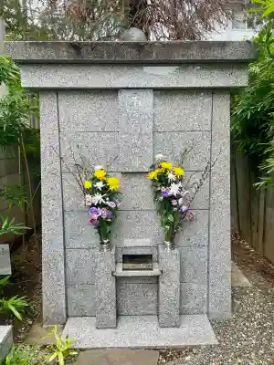 専念寺の{uncategorized: "未分類", other: "その他", undefined: "問題あり", building: "その他建物", grave: "お墓", sacred_gate: "鳥居", guardian: "狛犬", statue: "像", buddha: "仏像", history: "歴史", nature: "自然", garden: "庭園", animal: "動物", pagoda: "塔", temizu: "手水舎", mountain_gate: "山門・神門", sanctuary: "本殿・本堂", subordinate: "末社・摂社", art: "芸術", scenery: "景色", jizo: "地蔵", ema: "絵馬", goshuin: "御朱印", omikuji: "おみくじ", items: "授与品その他", amulet: "お守り", goshuincho: "御朱印帳", eats: "食事", festival: "お祭り", votive_dance: "神楽", shichigosan: "七五三参", wedding: "結婚式", experience: "体験その他", initially: "初詣", around: "周辺", anti_infection: "感染症対策"}