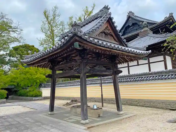 本山専修寺の手水舎