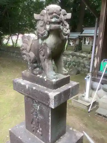 託美神社の狛犬