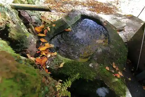 磐椅神社の手水