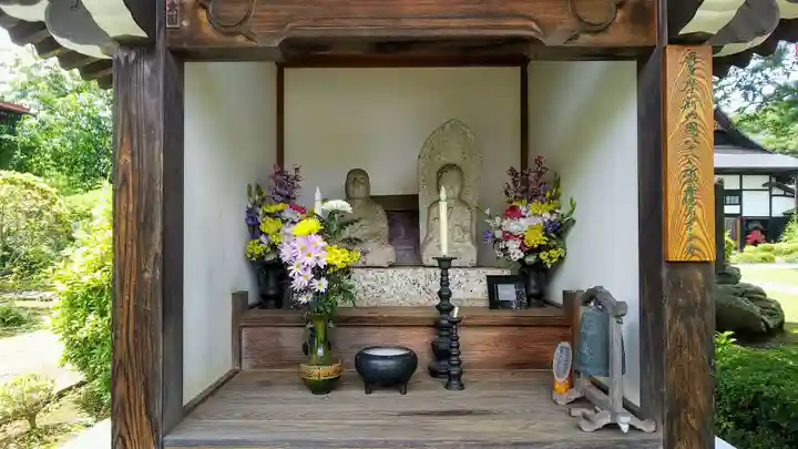 佛蔵院の本殿・本堂