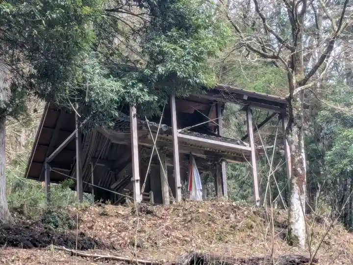 五皇神社の{uncategorized: "未分類", other: "その他", undefined: "問題あり", building: "その他建物", grave: "お墓", sacred_gate: "鳥居", guardian: "狛犬", statue: "像", buddha: "仏像", history: "歴史", nature: "自然", garden: "庭園", animal: "動物", pagoda: "塔", temizu: "手水舎", mountain_gate: "山門・神門", sanctuary: "本殿・本堂", subordinate: "末社・摂社", art: "芸術", scenery: "景色", jizo: "地蔵", ema: "絵馬", goshuin: "御朱印", omikuji: "おみくじ", items: "授与品その他", amulet: "お守り", goshuincho: "御朱印帳", eats: "食事", festival: "お祭り", votive_dance: "神楽", shichigosan: "七五三参", wedding: "結婚式", experience: "体験その他", initially: "初詣", around: "周辺", anti_infection: "感染症対策"}