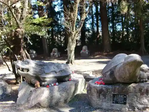 亀岡八幡宮の狛犬