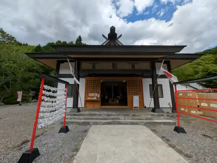 高宮神社の{uncategorized: "未分類", other: "その他", undefined: "問題あり", building: "その他建物", grave: "お墓", sacred_gate: "鳥居", guardian: "狛犬", statue: "像", buddha: "仏像", history: "歴史", nature: "自然", garden: "庭園", animal: "動物", pagoda: "塔", temizu: "手水舎", mountain_gate: "山門・神門", sanctuary: "本殿・本堂", subordinate: "末社・摂社", art: "芸術", scenery: "景色", jizo: "地蔵", ema: "絵馬", goshuin: "御朱印", omikuji: "おみくじ", items: "授与品その他", amulet: "お守り", goshuincho: "御朱印帳", eats: "食事", festival: "お祭り", votive_dance: "神楽", shichigosan: "七五三参", wedding: "結婚式", experience: "体験その他", initially: "初詣", around: "周辺", anti_infection: "感染症対策"}