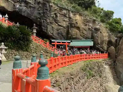 鵜戸神宮の{uncategorized: "未分類", other: "その他", undefined: "問題あり", building: "その他建物", grave: "お墓", sacred_gate: "鳥居", guardian: "狛犬", statue: "像", buddha: "仏像", history: "歴史", nature: "自然", garden: "庭園", animal: "動物", pagoda: "塔", temizu: "手水舎", mountain_gate: "山門・神門", sanctuary: "本殿・本堂", subordinate: "末社・摂社", art: "芸術", scenery: "景色", jizo: "地蔵", ema: "絵馬", goshuin: "御朱印", omikuji: "おみくじ", items: "授与品その他", amulet: "お守り", goshuincho: "御朱印帳", eats: "食事", festival: "お祭り", votive_dance: "神楽", shichigosan: "七五三参", wedding: "結婚式", experience: "体験その他", initially: "初詣", around: "周辺", anti_infection: "感染症対策"}