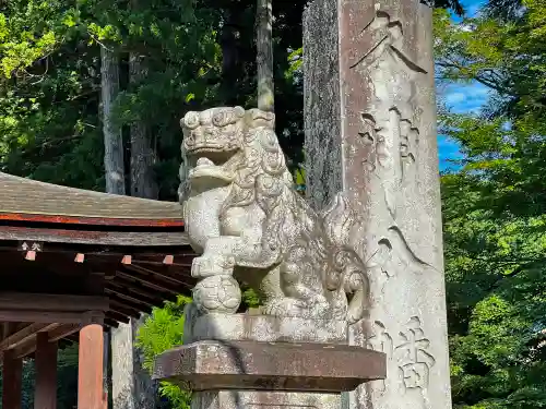 久津八幡宮の狛犬