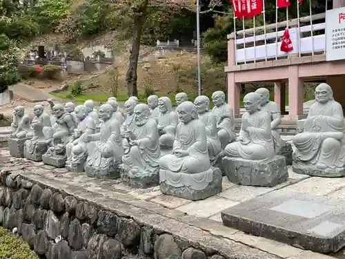 大泉寺の像