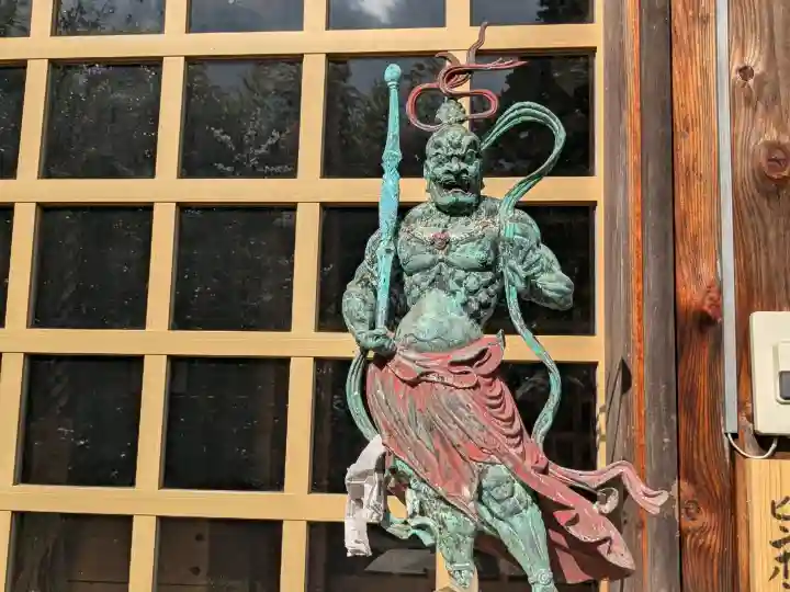 高岳寺の{uncategorized: "未分類", other: "その他", undefined: "問題あり", building: "その他建物", grave: "お墓", sacred_gate: "鳥居", guardian: "狛犬", statue: "像", buddha: "仏像", history: "歴史", nature: "自然", garden: "庭園", animal: "動物", pagoda: "塔", temizu: "手水舎", mountain_gate: "山門・神門", sanctuary: "本殿・本堂", subordinate: "末社・摂社", art: "芸術", scenery: "景色", jizo: "地蔵", ema: "絵馬", goshuin: "御朱印", omikuji: "おみくじ", items: "授与品その他", amulet: "お守り", goshuincho: "御朱印帳", eats: "食事", festival: "お祭り", votive_dance: "神楽", shichigosan: "七五三参", wedding: "結婚式", experience: "体験その他", initially: "初詣", around: "周辺", anti_infection: "感染症対策"}