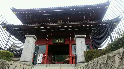 慈眼寺の山門