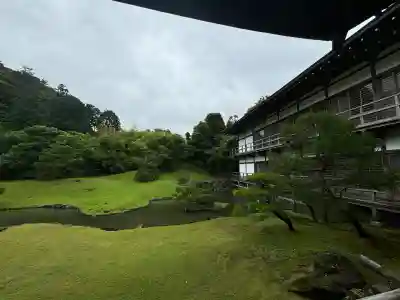 建長寺の{uncategorized: "未分類", other: "その他", undefined: "問題あり", building: "その他建物", grave: "お墓", sacred_gate: "鳥居", guardian: "狛犬", statue: "像", buddha: "仏像", history: "歴史", nature: "自然", garden: "庭園", animal: "動物", pagoda: "塔", temizu: "手水舎", mountain_gate: "山門・神門", sanctuary: "本殿・本堂", subordinate: "末社・摂社", art: "芸術", scenery: "景色", jizo: "地蔵", ema: "絵馬", goshuin: "御朱印", omikuji: "おみくじ", items: "授与品その他", amulet: "お守り", goshuincho: "御朱印帳", eats: "食事", festival: "お祭り", votive_dance: "神楽", shichigosan: "七五三参", wedding: "結婚式", experience: "体験その他", initially: "初詣", around: "周辺", anti_infection: "感染症対策"}