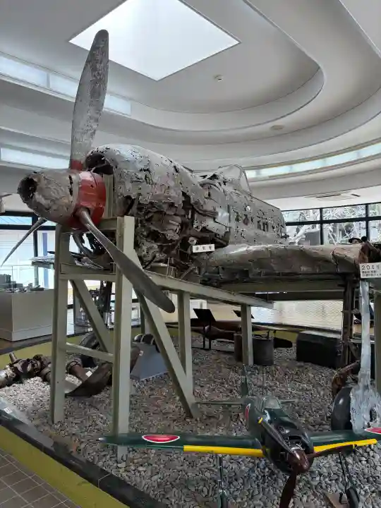 知覧町護国神社の{uncategorized: "未分類", other: "その他", undefined: "問題あり", building: "その他建物", grave: "お墓", sacred_gate: "鳥居", guardian: "狛犬", statue: "像", buddha: "仏像", history: "歴史", nature: "自然", garden: "庭園", animal: "動物", pagoda: "塔", temizu: "手水舎", mountain_gate: "山門・神門", sanctuary: "本殿・本堂", subordinate: "末社・摂社", art: "芸術", scenery: "景色", jizo: "地蔵", ema: "絵馬", goshuin: "御朱印", omikuji: "おみくじ", items: "授与品その他", amulet: "お守り", goshuincho: "御朱印帳", eats: "食事", festival: "お祭り", votive_dance: "神楽", shichigosan: "七五三参", wedding: "結婚式", experience: "体験その他", initially: "初詣", around: "周辺", anti_infection: "感染症対策"}