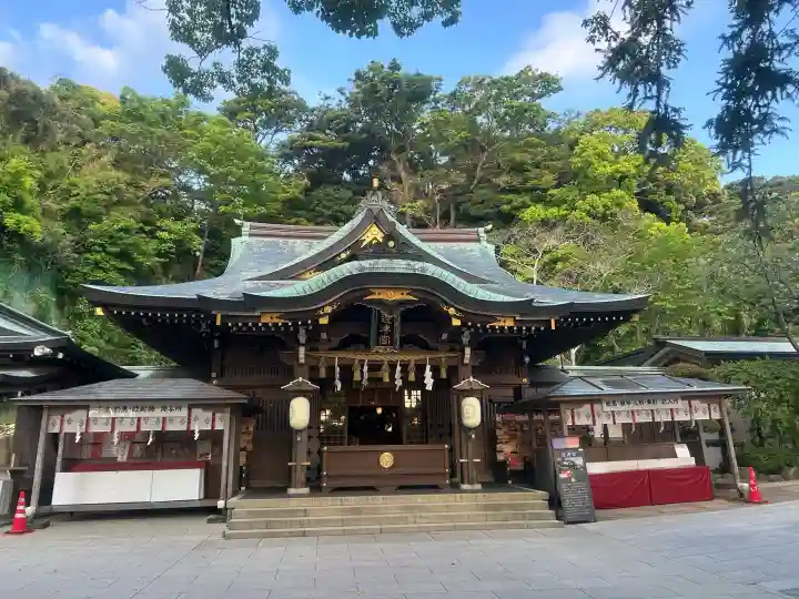 江島神社の{uncategorized: "未分類", other: "その他", undefined: "問題あり", building: "その他建物", grave: "お墓", sacred_gate: "鳥居", guardian: "狛犬", statue: "像", buddha: "仏像", history: "歴史", nature: "自然", garden: "庭園", animal: "動物", pagoda: "塔", temizu: "手水舎", mountain_gate: "山門・神門", sanctuary: "本殿・本堂", subordinate: "末社・摂社", art: "芸術", scenery: "景色", jizo: "地蔵", ema: "絵馬", goshuin: "御朱印", omikuji: "おみくじ", items: "授与品その他", amulet: "お守り", goshuincho: "御朱印帳", eats: "食事", festival: "お祭り", votive_dance: "神楽", shichigosan: "七五三参", wedding: "結婚式", experience: "体験その他", initially: "初詣", around: "周辺", anti_infection: "感染症対策"}