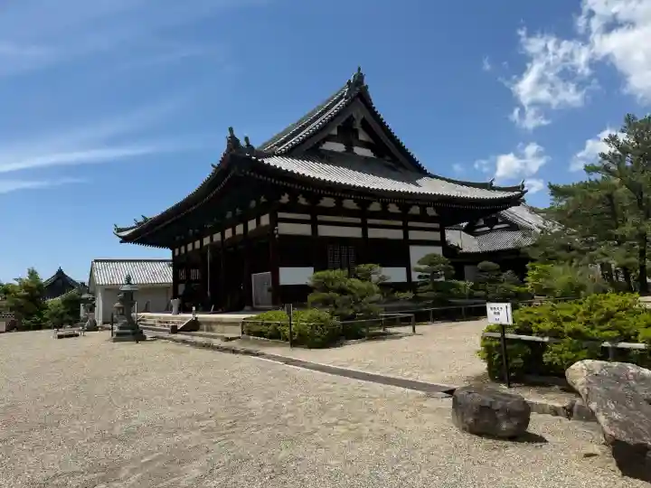 叡福寺の{uncategorized: "未分類", other: "その他", undefined: "問題あり", building: "その他建物", grave: "お墓", sacred_gate: "鳥居", guardian: "狛犬", statue: "像", buddha: "仏像", history: "歴史", nature: "自然", garden: "庭園", animal: "動物", pagoda: "塔", temizu: "手水舎", mountain_gate: "山門・神門", sanctuary: "本殿・本堂", subordinate: "末社・摂社", art: "芸術", scenery: "景色", jizo: "地蔵", ema: "絵馬", goshuin: "御朱印", omikuji: "おみくじ", items: "授与品その他", amulet: "お守り", goshuincho: "御朱印帳", eats: "食事", festival: "お祭り", votive_dance: "神楽", shichigosan: "七五三参", wedding: "結婚式", experience: "体験その他", initially: "初詣", around: "周辺", anti_infection: "感染症対策"}