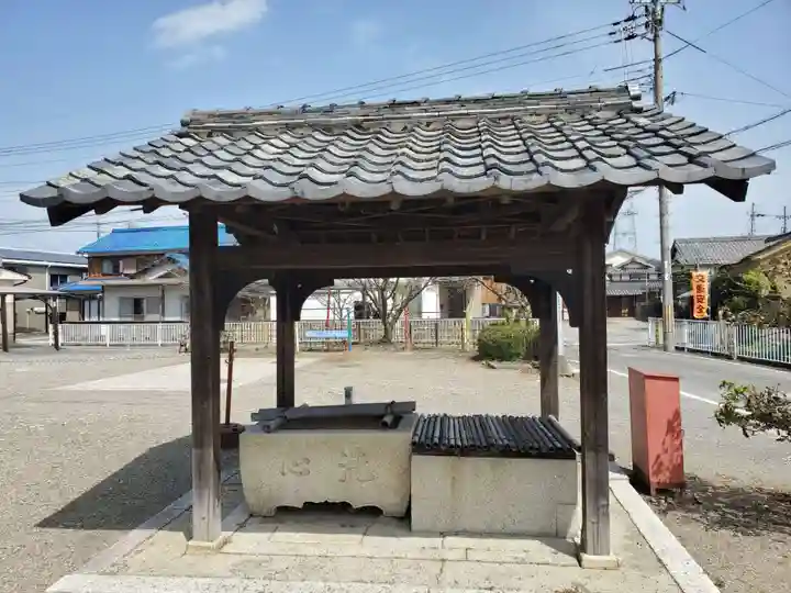 東日尊神社の手水舎