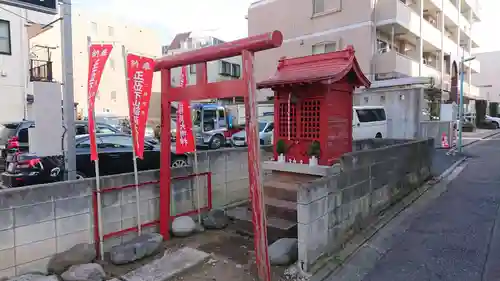 正位下山稲荷大明神の鳥居