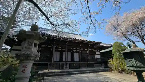 高幡不動尊　金剛寺の{uncategorized: "未分類", other: "その他", undefined: "問題あり", building: "その他建物", grave: "お墓", sacred_gate: "鳥居", guardian: "狛犬", statue: "像", buddha: "仏像", history: "歴史", nature: "自然", garden: "庭園", animal: "動物", pagoda: "塔", temizu: "手水舎", mountain_gate: "山門・神門", sanctuary: "本殿・本堂", subordinate: "末社・摂社", art: "芸術", scenery: "景色", jizo: "地蔵", ema: "絵馬", goshuin: "御朱印", omikuji: "おみくじ", items: "授与品その他", amulet: "お守り", goshuincho: "御朱印帳", eats: "食事", festival: "お祭り", votive_dance: "神楽", shichigosan: "七五三参", wedding: "結婚式", experience: "体験その他", initially: "初詣", around: "周辺", anti_infection: "感染症対策"}