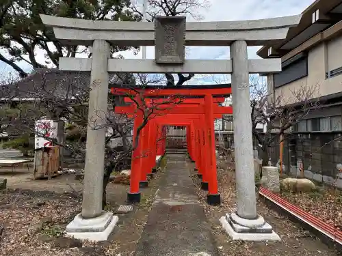 難波熊野神社の{uncategorized: "未分類", other: "その他", undefined: "問題あり", building: "その他建物", grave: "お墓", sacred_gate: "鳥居", guardian: "狛犬", statue: "像", buddha: "仏像", history: "歴史", nature: "自然", garden: "庭園", animal: "動物", pagoda: "塔", temizu: "手水舎", mountain_gate: "山門・神門", sanctuary: "本殿・本堂", subordinate: "末社・摂社", art: "芸術", scenery: "景色", jizo: "地蔵", ema: "絵馬", goshuin: "御朱印", omikuji: "おみくじ", items: "授与品その他", amulet: "お守り", goshuincho: "御朱印帳", eats: "食事", festival: "お祭り", votive_dance: "神楽", shichigosan: "七五三参", wedding: "結婚式", experience: "体験その他", initially: "初詣", around: "周辺", anti_infection: "感染症対策"}
