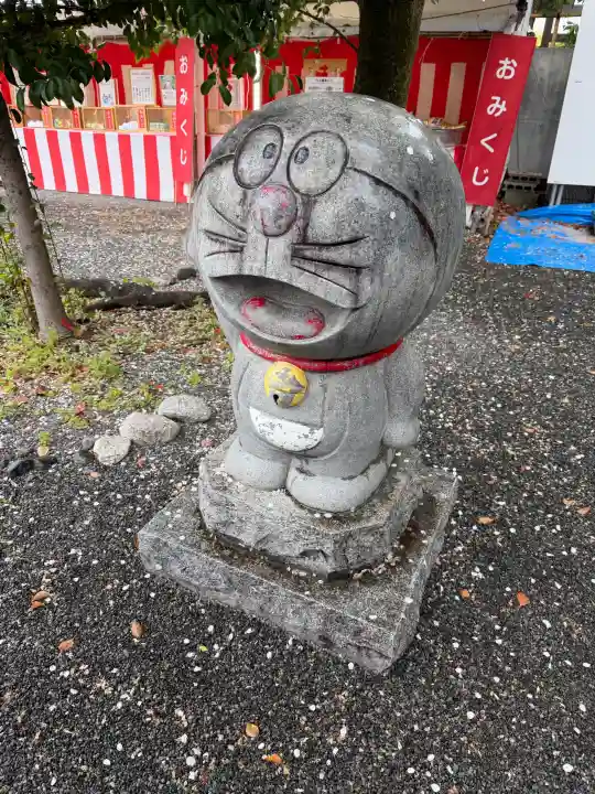 富知六所浅間神社の{uncategorized: "未分類", other: "その他", undefined: "問題あり", building: "その他建物", grave: "お墓", sacred_gate: "鳥居", guardian: "狛犬", statue: "像", buddha: "仏像", history: "歴史", nature: "自然", garden: "庭園", animal: "動物", pagoda: "塔", temizu: "手水舎", mountain_gate: "山門・神門", sanctuary: "本殿・本堂", subordinate: "末社・摂社", art: "芸術", scenery: "景色", jizo: "地蔵", ema: "絵馬", goshuin: "御朱印", omikuji: "おみくじ", items: "授与品その他", amulet: "お守り", goshuincho: "御朱印帳", eats: "食事", festival: "お祭り", votive_dance: "神楽", shichigosan: "七五三参", wedding: "結婚式", experience: "体験その他", initially: "初詣", around: "周辺", anti_infection: "感染症対策"}