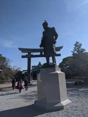 豊國神社の像