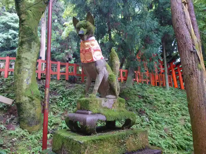 伏見稲荷大社 御膳谷奉拝所の狛犬