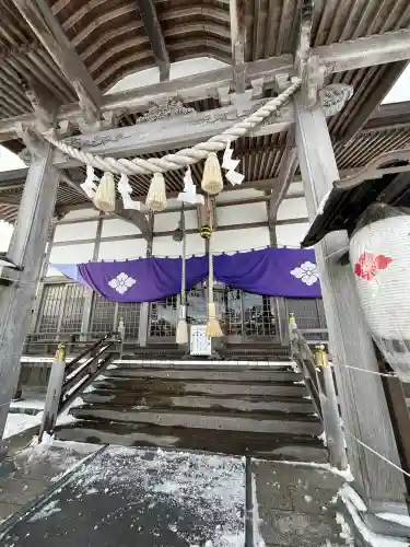 鹿部稲荷神社の{uncategorized: "未分類", other: "その他", undefined: "問題あり", building: "その他建物", grave: "お墓", sacred_gate: "鳥居", guardian: "狛犬", statue: "像", buddha: "仏像", history: "歴史", nature: "自然", garden: "庭園", animal: "動物", pagoda: "塔", temizu: "手水舎", mountain_gate: "山門・神門", sanctuary: "本殿・本堂", subordinate: "末社・摂社", art: "芸術", scenery: "景色", jizo: "地蔵", ema: "絵馬", goshuin: "御朱印", omikuji: "おみくじ", items: "授与品その他", amulet: "お守り", goshuincho: "御朱印帳", eats: "食事", festival: "お祭り", votive_dance: "神楽", shichigosan: "七五三参", wedding: "結婚式", experience: "体験その他", initially: "初詣", around: "周辺", anti_infection: "感染症対策"}