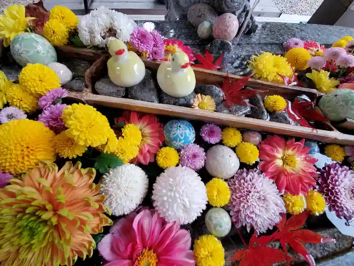 滑川神社 - 仕事と子どもの守り神の手水舎