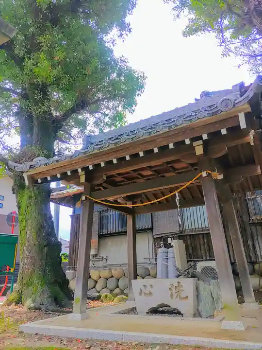 白山社(長束)の手水舎