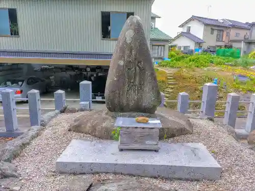 神明社（深沢）の末社・摂社