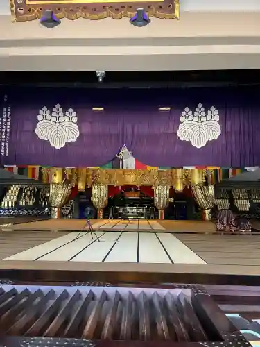 総持寺の{uncategorized: "未分類", other: "その他", undefined: "問題あり", building: "その他建物", grave: "お墓", sacred_gate: "鳥居", guardian: "狛犬", statue: "像", buddha: "仏像", history: "歴史", nature: "自然", garden: "庭園", animal: "動物", pagoda: "塔", temizu: "手水舎", mountain_gate: "山門・神門", sanctuary: "本殿・本堂", subordinate: "末社・摂社", art: "芸術", scenery: "景色", jizo: "地蔵", ema: "絵馬", goshuin: "御朱印", omikuji: "おみくじ", items: "授与品その他", amulet: "お守り", goshuincho: "御朱印帳", eats: "食事", festival: "お祭り", votive_dance: "神楽", shichigosan: "七五三参", wedding: "結婚式", experience: "体験その他", initially: "初詣", around: "周辺", anti_infection: "感染症対策"}