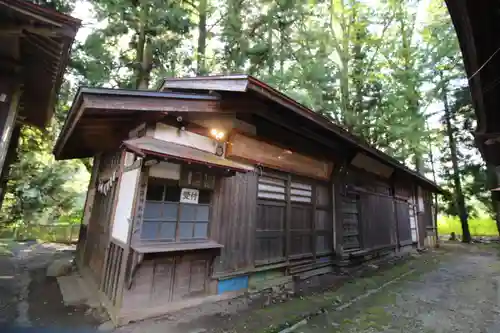 松谷神社の建物その他