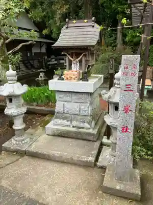 白蛇辨財天の{uncategorized: "未分類", other: "その他", undefined: "問題あり", building: "その他建物", grave: "お墓", sacred_gate: "鳥居", guardian: "狛犬", statue: "像", buddha: "仏像", history: "歴史", nature: "自然", garden: "庭園", animal: "動物", pagoda: "塔", temizu: "手水舎", mountain_gate: "山門・神門", sanctuary: "本殿・本堂", subordinate: "末社・摂社", art: "芸術", scenery: "景色", jizo: "地蔵", ema: "絵馬", goshuin: "御朱印", omikuji: "おみくじ", items: "授与品その他", amulet: "お守り", goshuincho: "御朱印帳", eats: "食事", festival: "お祭り", votive_dance: "神楽", shichigosan: "七五三参", wedding: "結婚式", experience: "体験その他", initially: "初詣", around: "周辺", anti_infection: "感染症対策"}