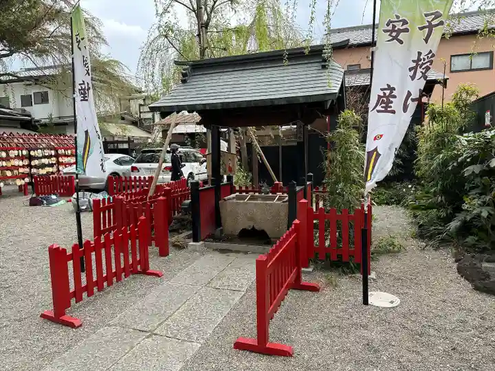 鴻神社の手水舎
