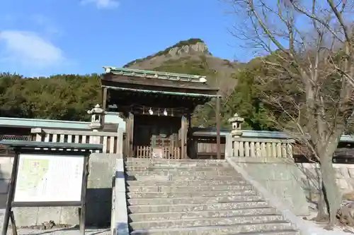 屋島神社（讃岐東照宮）の山門・神門