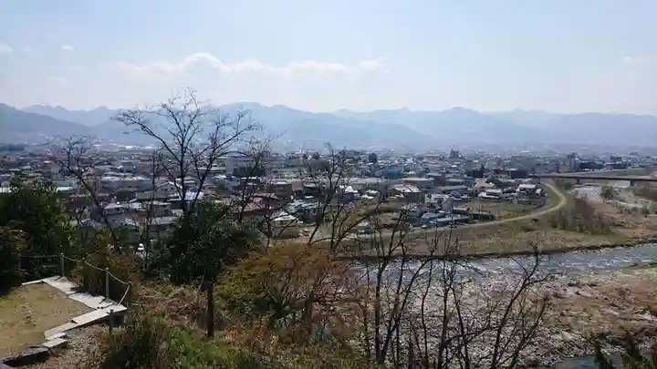 差出磯大嶽山神社 仕事と健康と厄よけの神さまの景色