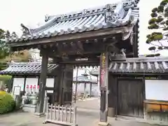 昌繁寺の山門