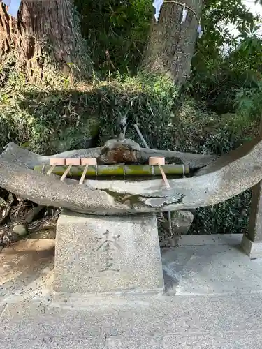 小川諏訪神社の手水舎