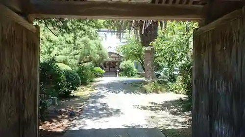 天然寺の山門