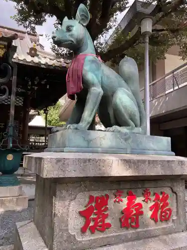 豊川稲荷東京別院の狛犬