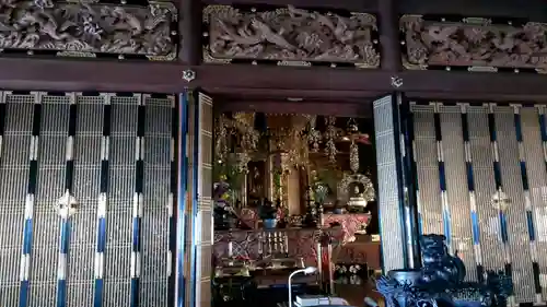 徳厳寺の本殿・本堂
