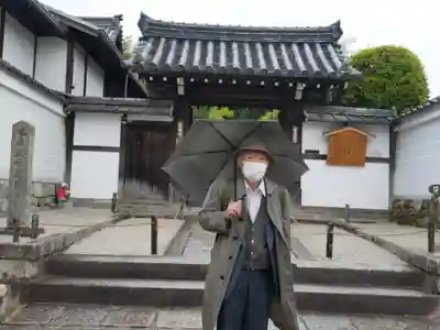 芬陀院の山門・神門