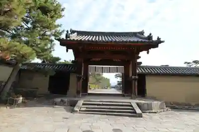 法隆寺の山門・神門